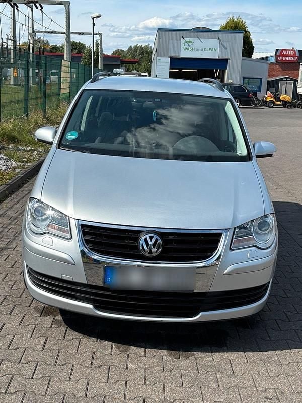 Silber Gebraucht 2009 VW Touran Van / Kleinbus | 4.350 € (Fairer Preis) - Bild 1/4