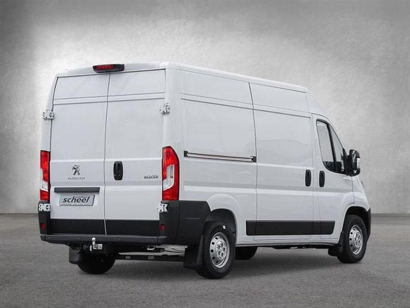 Gebraucht Peugeot Boxer 140 PS (102 kW) 2024 Lackierung weiss icy/deckende la Van