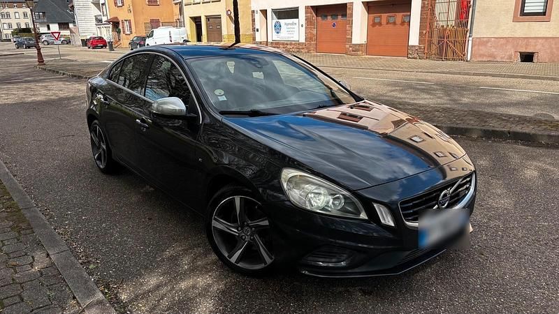 Gebraucht Volvo S60 R-Design 163 PS (119 kW) 2012 Grau Limousine
