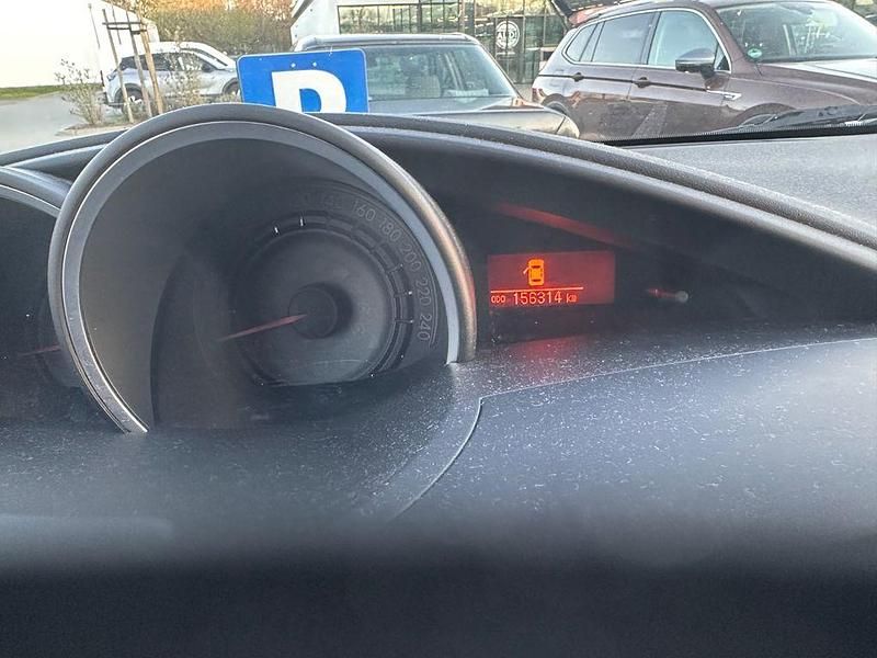 Gebraucht Toyota Verso Comfort 111 PS (81 kW) 2014 Grau Van / Kleinbus