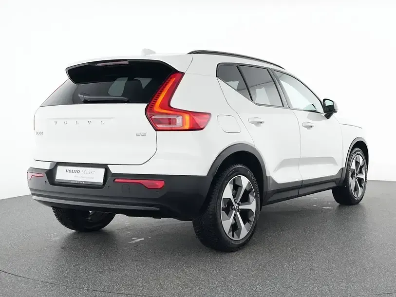 Gebraucht Volvo XC40 Plus 163 PS (119 kW) 2024 Weiß SUV