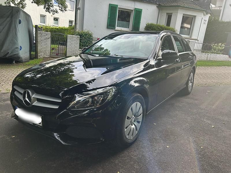 Schwarz Gebraucht 2016 Mercedes C220 Kombi | 12.800 € (Guter Preis) - Bild 1/4
