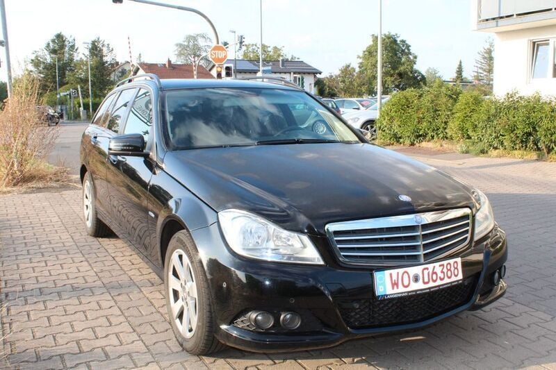 Schwarz Gebraucht 2011 Mercedes C220 Avantgarde Kombi | 4.980 € (Superpreis) - Bild 1/4