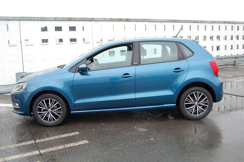 Gebraucht VW Polo Sound 90 PS (66 kW) 2017 Blau Kleinwagen