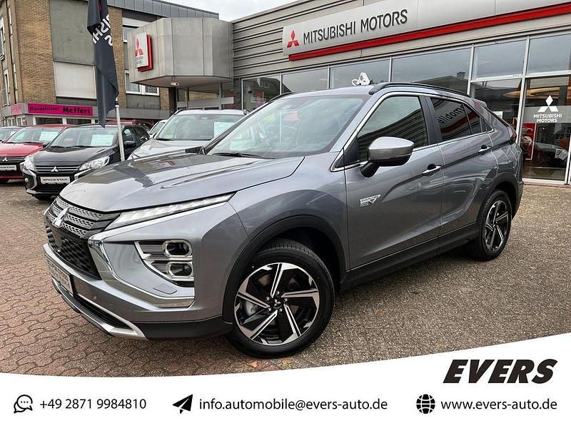 Grau Gebraucht 2024 Mitsubishi Eclipse Cross Plus SUV | 28.930 € (Etwas zu teuer) - Bild 1/4