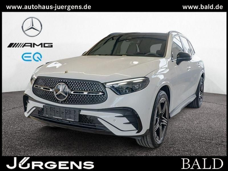 Weiss manufaktur lack manufaktur opalithweiss bright Gebraucht 2025 Mercedes GLC300 AMG SUV | 65.880 € (Etwas zu teuer) - Bild 1/4