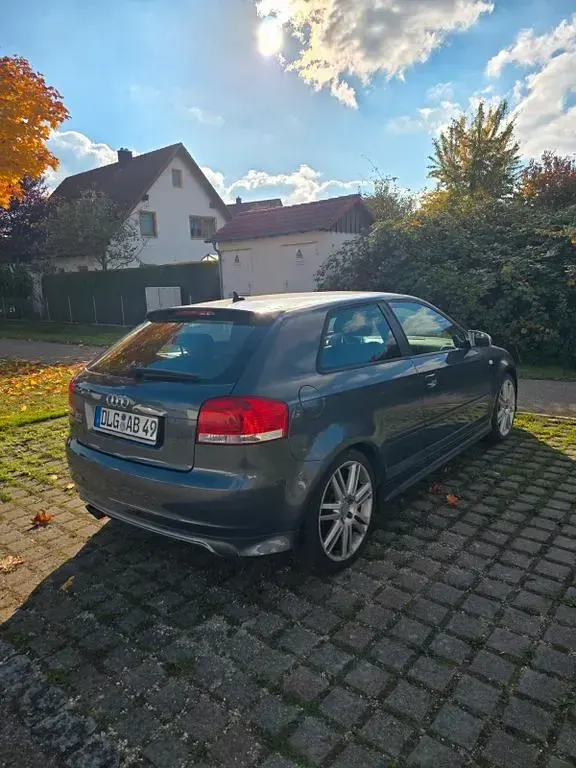 Gebraucht Audi S3 Sport 265 PS (194 kW) 2006 Grau Kleinwagen