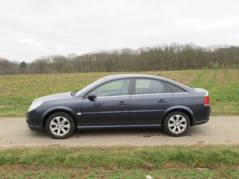 Blau Gebraucht 2007 Opel Vectra Edition+ Limousine | 4.490 € (Teuer) - Bild 1/4