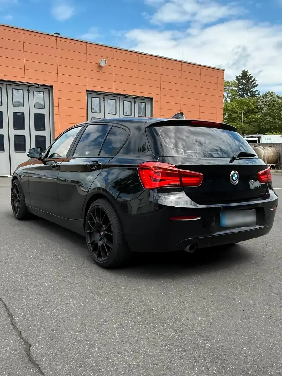 Gebraucht BMW 116 Advantage 109 PS (80 kW) 2016 Schwarz Kleinwagen