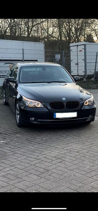 Schwarz Gebraucht 2007 BMW 523 Limousine | 5.300 € (Fairer Preis) - Bild 1/4