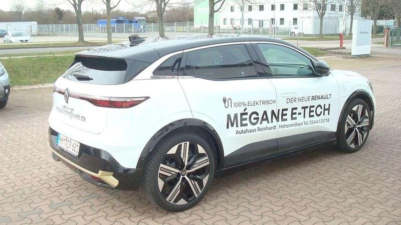 Gebraucht Renault Megane E-Tech Iconic 160 kW (218 PS) 2022 Weiß Limousine