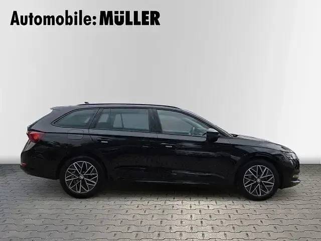 Gebraucht Skoda Octavia Ambition 116 PS (85 kW) 2023 Schwarz Kombi