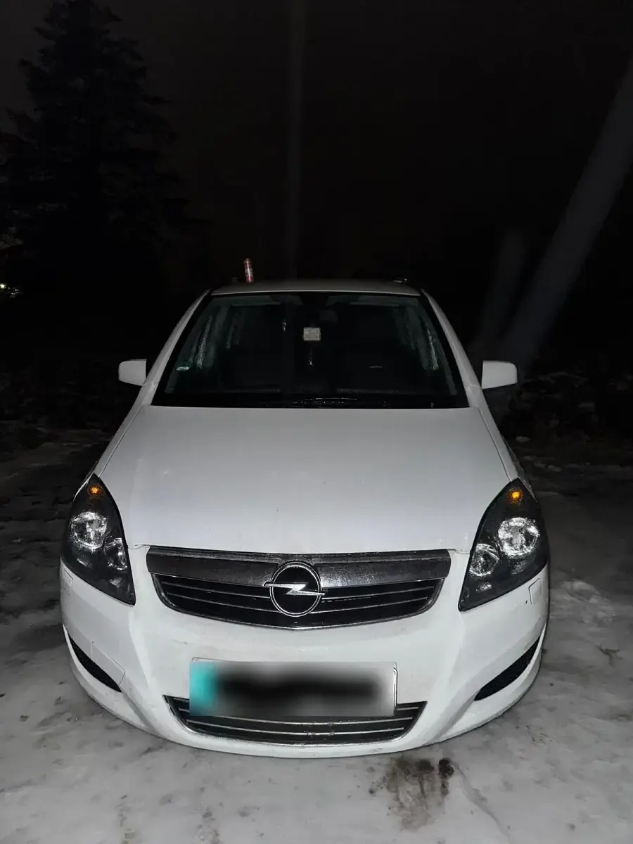 Gebraucht Opel Zafira 110 PS (80 kW) 2012 Weiß Van / Kleinbus