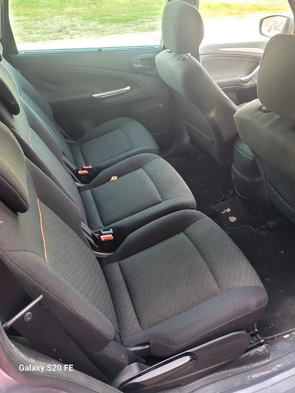 Grau Gebraucht 2008 Ford S-MAX S Van / Kleinbus | 2.990 € (Fairer Preis) - Bild 1/4