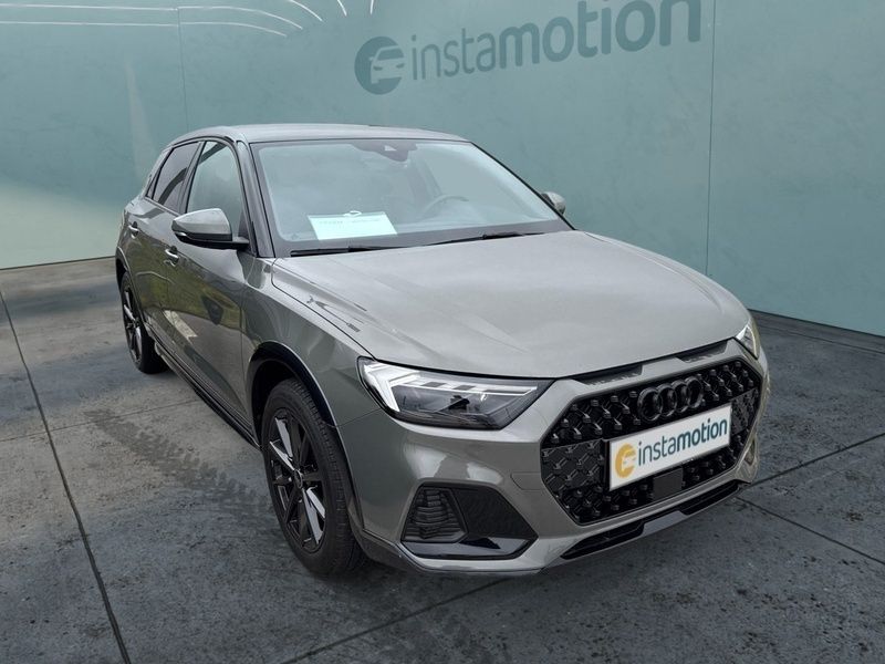 Grau Gebraucht 2024 Audi A1 Sport Kleinwagen | 34.540 € (Teuer) - Bild 1/3