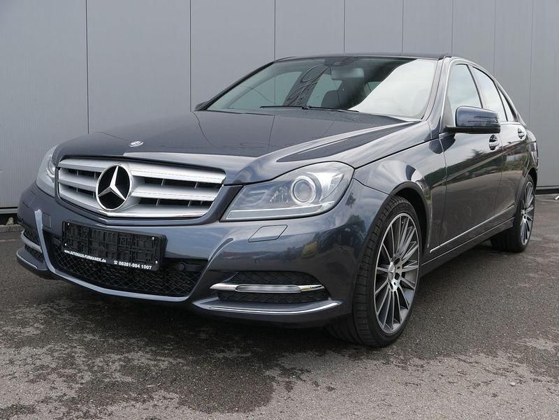 Grau Gebraucht 2012 Mercedes C250 Avantgarde Limousine | 10.990 € (Fairer Preis) - Bild 1/4