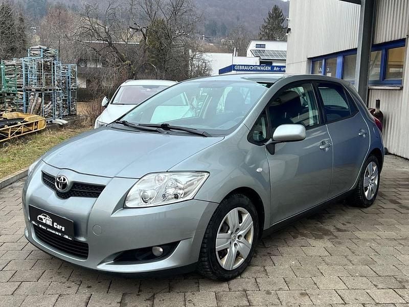 Gebraucht Toyota Auris Team 126 PS (92 kW) 2009 Silber Kleinwagen