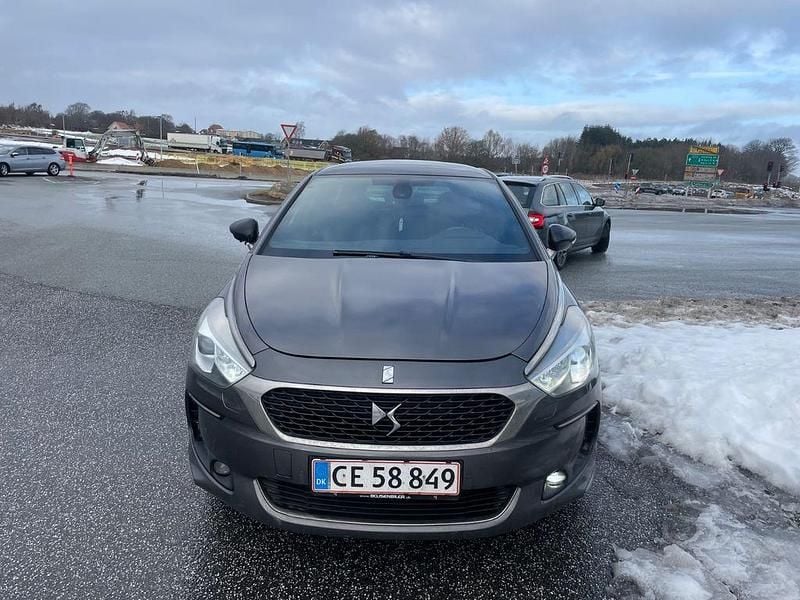 Gebraucht DS Automobiles DS5 179 PS (131 kW) 2016 Grau Kleinwagen
