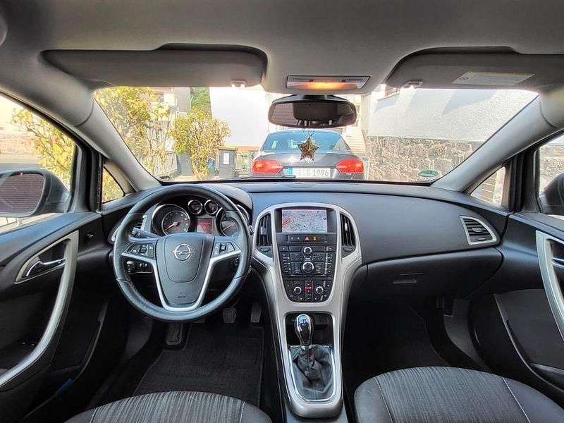 Gebraucht Opel Astra 101 PS (74 kW) 2010 Grau Limousine