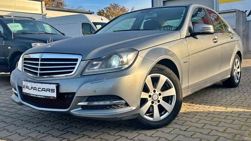Silber Gebraucht 2011 Mercedes C200 Limousine | 11.700 € (Fairer Preis) - Bild 1/4