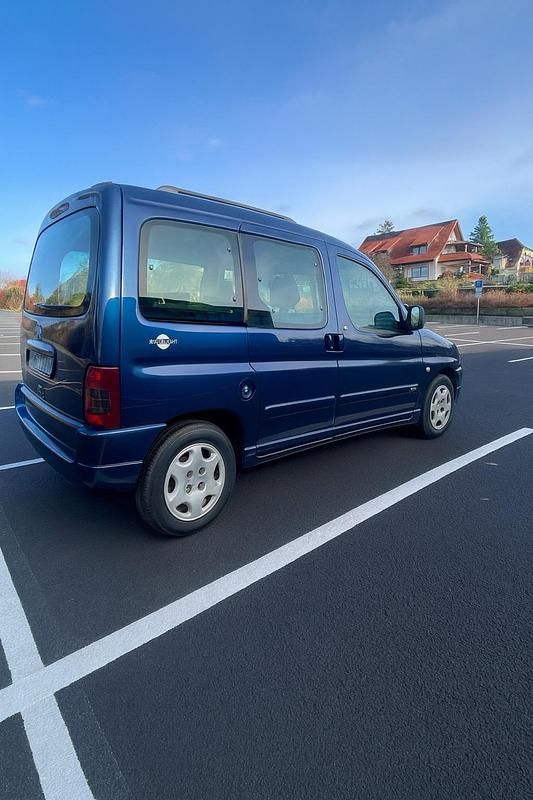 Blau Gebraucht 2001 Citroën Berlingo Van / Kleinbus | 1.470 € (Guter Preis) - Bild 1/4