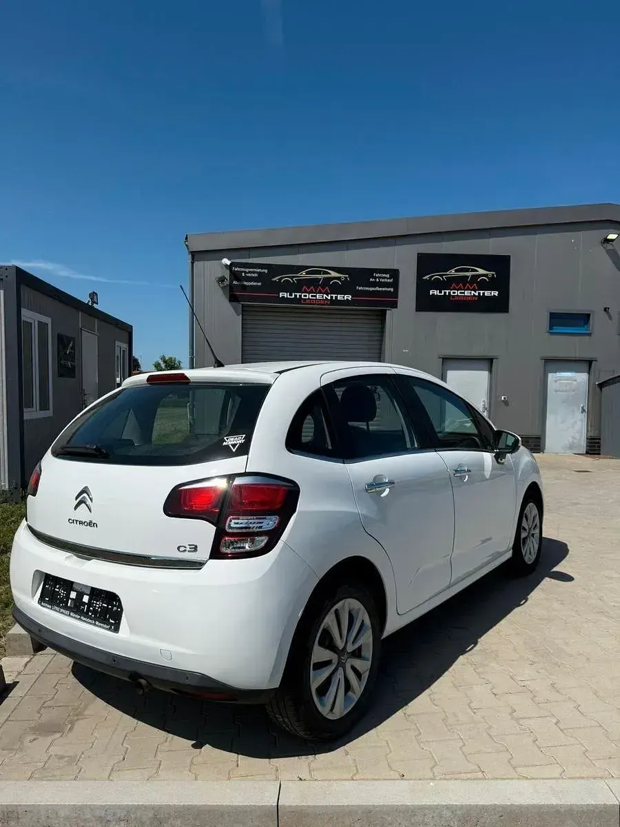 Gebraucht Citroën C3 SELECTION 68 PS (50 kW) 2015 Weiß Kleinwagen