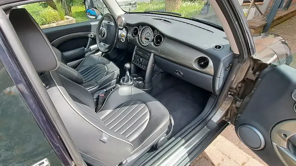 Używany Mini Cooper 116 KM (85 kW) 2006 Szary Hatchback