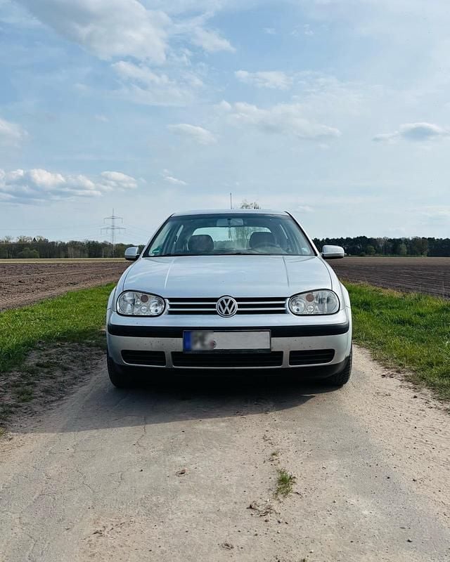 Second-hand VW Golf IV Ocean 75 CP (55 kW) 2003 Argintiu Hatchback