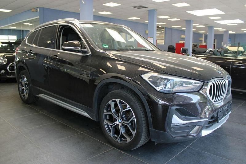 Sparkling brown metallic Gebraucht 2021 BMW X1 xLine SUV | 25.980 € (Fairer Preis) - Bild 1/4