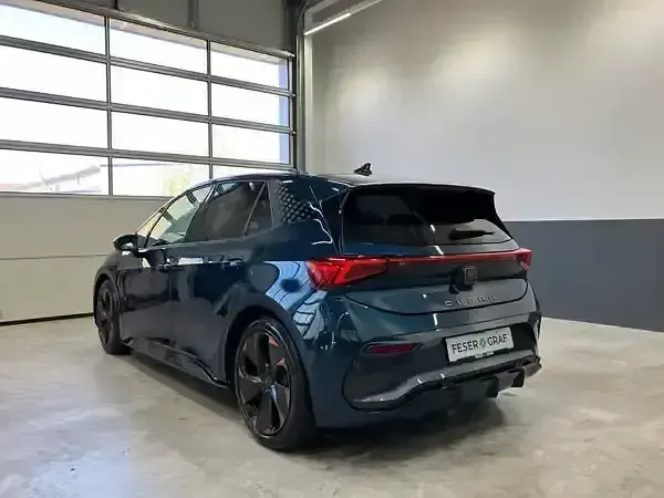 Second-hand Cupra Born 150 kW (204 CP) 2024 Albastru Hatchback