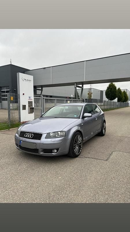 Grau Gebraucht 2003 Audi A3 Design Kleinwagen | 1.800 € (Superpreis) - Bild 1/4