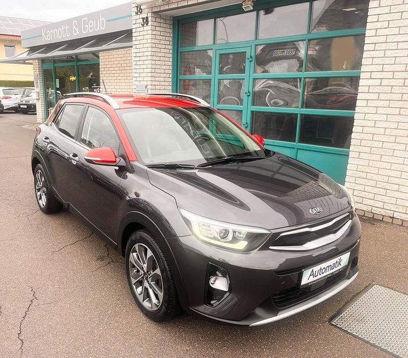 Grau Gebraucht 2019 Kia Stonic Spirit SUV | 16.950 € (Etwas zu teuer) - Bild 1/4