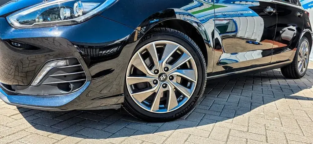Gebraucht Hyundai i30 Passion Plus 140 PS (102 kW) 2018 Schwarz Limousine
