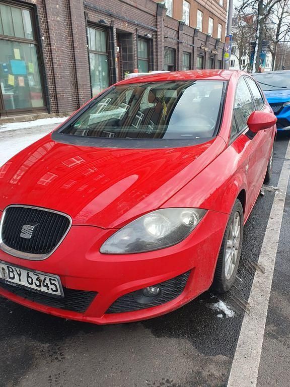 Gebraucht Seat Leon Style 125 PS (91 kW) 2010 Rot Kleinwagen