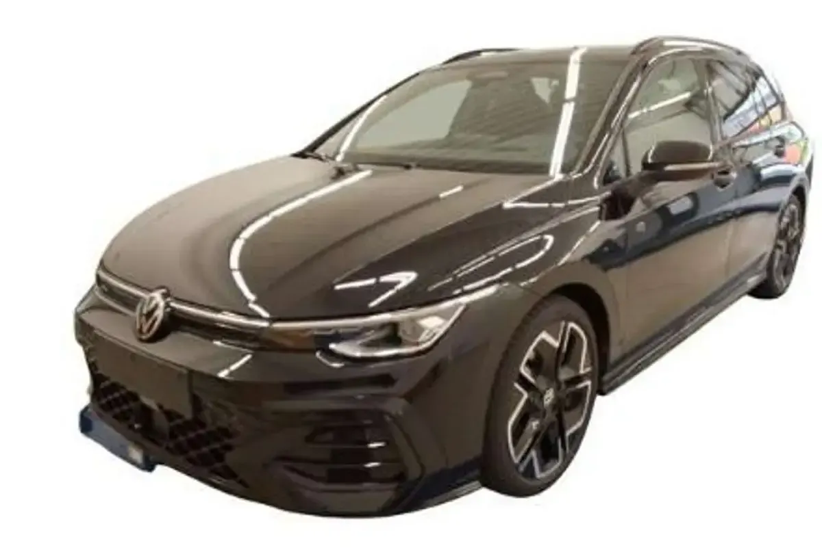 Gebraucht VW Golf VIII R-line 150 PS (110 kW) 2025 Grenadillschwarz metallic Kombi
