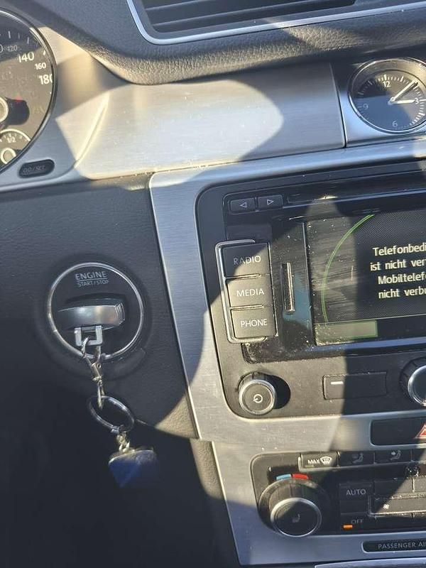 Gebraucht VW Passat Highline 122 PS (89 kW) 2011 Limousine