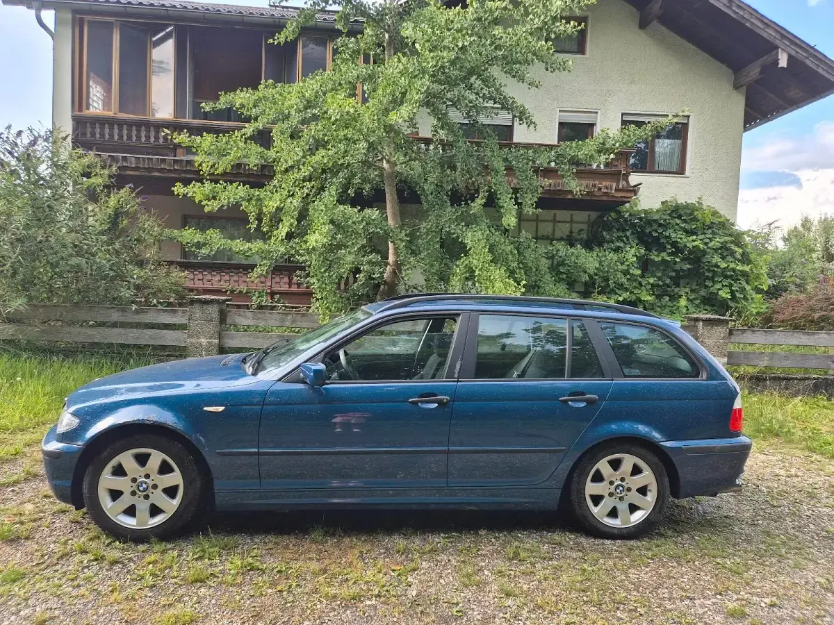Gebraucht BMW 318 143 PS (105 kW) 2002 Blau Kombi