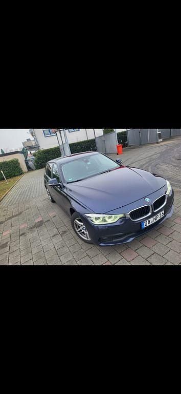 Blau Gebraucht 2016 BMW 320 M Sport Kombi | 10.999 € (Superpreis) - Bild 1/4