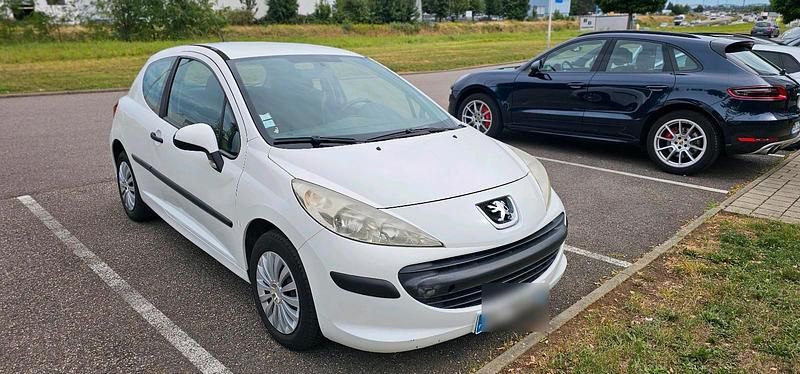 Weiß Gebraucht 2010 Peugeot 207 Kleinwagen | 2.700 € (Guter Preis) - Bild 1/4