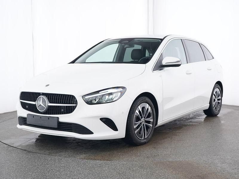 Weiß Gebraucht 2024 Mercedes B220 Progressive Van / Kleinbus | 34.890 € (Guter Preis) - Bild 1/4