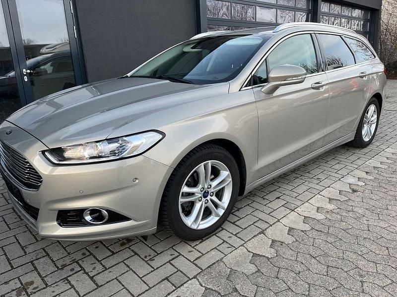 Gebraucht Ford Mondeo Titanium 160 PS (117 kW) 2015 Silber Kombi