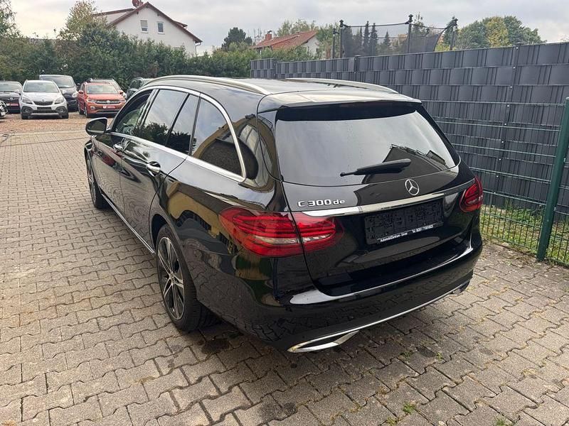 Gebraucht Mercedes C300e 194 PS (142 kW) 2020 Schwarz Kombi