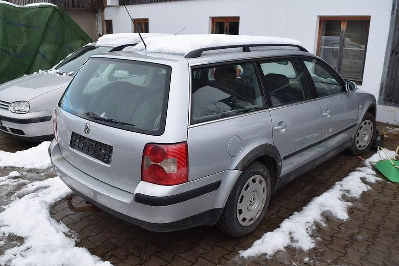 Gebraucht VW Passat 101 PS (74 kW) 2003 Silber Kombi
