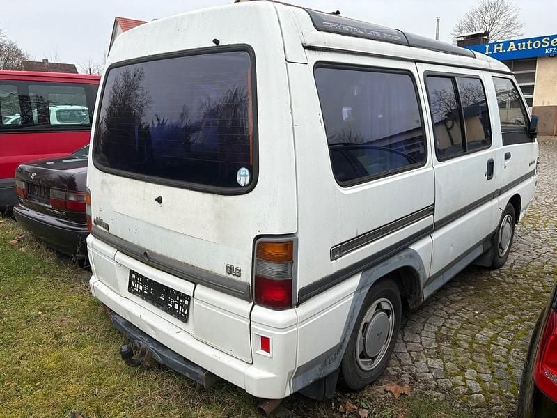 Gebraucht Mitsubishi L300 111 PS (81 kW) 1995 Weiß Van / Kleinbus