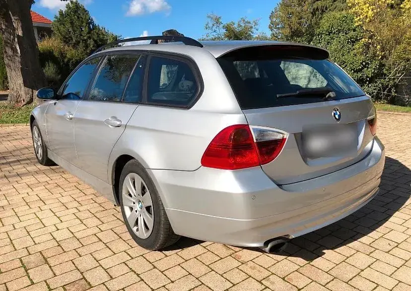 Gebraucht BMW 318 143 PS (105 kW) 2008 Silber Kombi