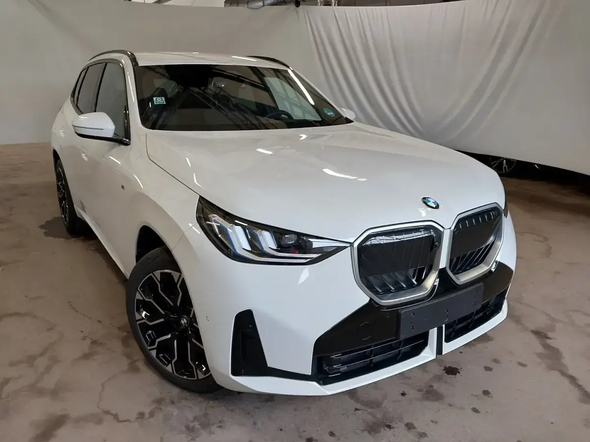 Gebraucht BMW X3 M Sport 208 PS (152 kW) 2025 Alpinweiß SUV