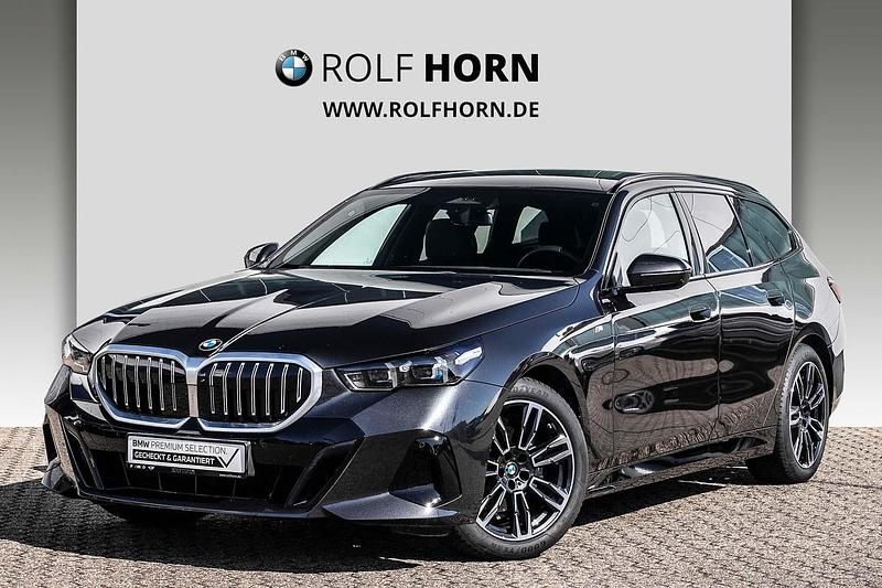 Grau Gebraucht 2024 BMW 520 M Sport Kombi | 48.480 € (Guter Preis) - Bild 1/4