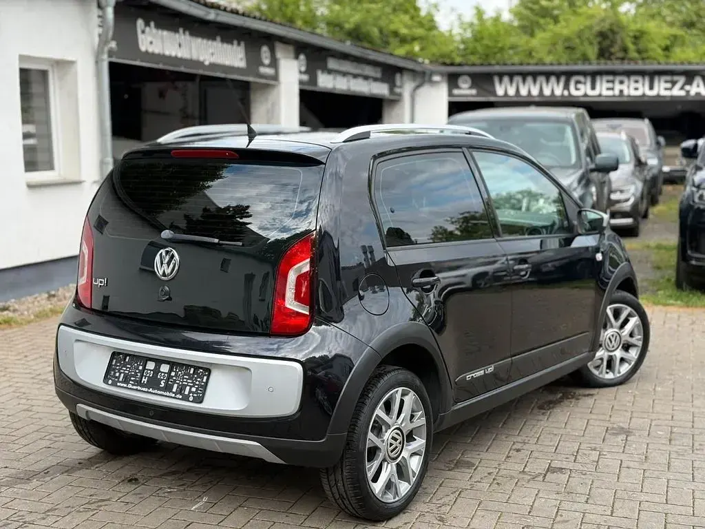 Brugt VW cross up! 75 HK (55 kW) 2013 Sort Hatchback