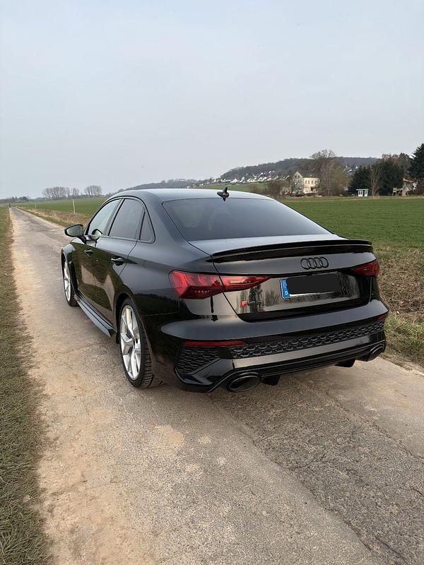 Gebraucht Audi RS3 Ambiente 400 PS (294 kW) 2023 Schwarz Limousine