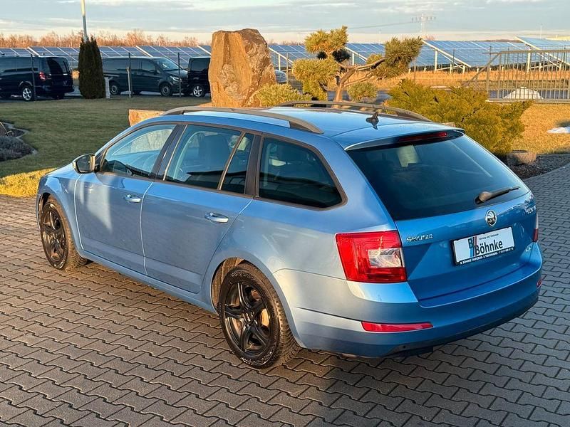 Gebraucht Skoda Octavia Ambition 150 PS (110 kW) 2016 Denimblau metallic Kleinwagen